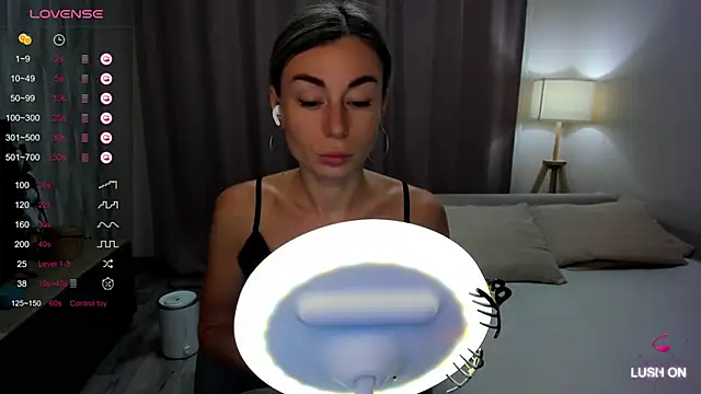 Snapshot of DannaEvan chatting on March 3, 2025, 12:45 am DannaEvan online show from March 3, 2025, 12:45 am