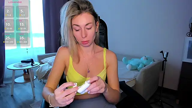 Snapshot of DannaEvan chatting on March 22, 2026, 3:21 am DannaEvan online show from March 22, 2026, 3:21 am