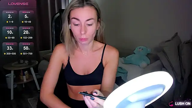 DannaEvan online show from January 14, 2026, 2:26 am