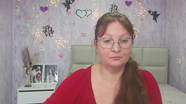 Snapshot of VanessaHotts chatting on March 5, 2025, 12:22 pm VanessaHotts online show from March 5, 2025, 12:22 pm