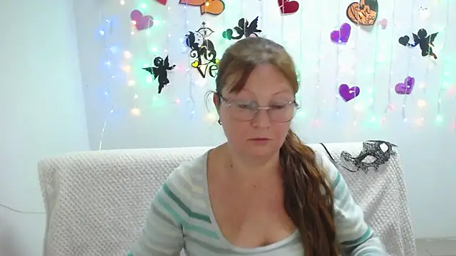 Snapshot of VanessaHotts chatting on March 3, 2025, 3:22 pm VanessaHotts online show from March 3, 2025, 3:22 pm