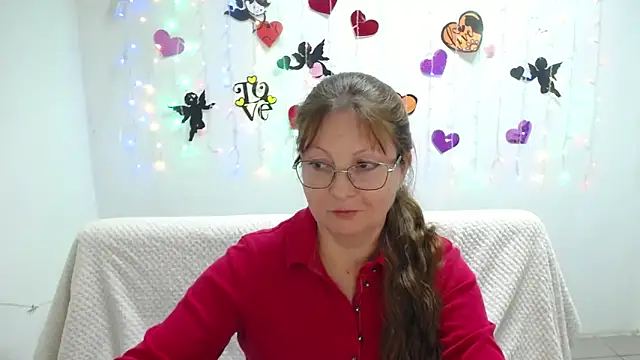 Snapshot of VanessaHotts chatting on February 24, 2025, 4:04 pm VanessaHotts online show from February 24, 2025, 4:04 pm