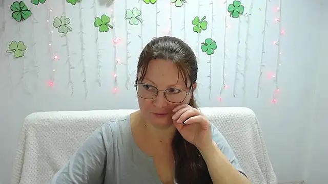 Snapshot of VanessaHotts chatting on March 22, 2025, 9:24 am VanessaHotts online show from March 22, 2025, 9:24 am