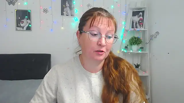 Snapshot of VanessaHotts chatting on October 3, 2025, 7:21 am VanessaHotts online show from October 3, 2025, 7:21 am