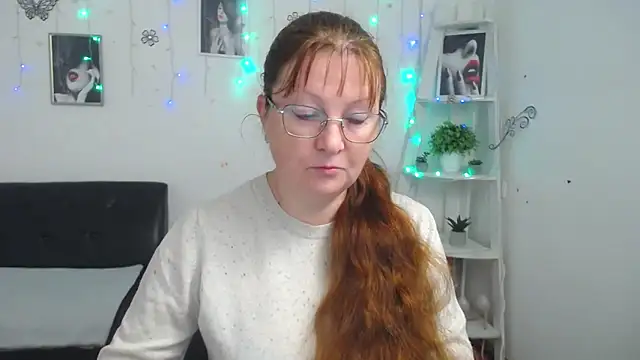 Snapshot of VanessaHotts chatting on October 11, 2025, 5:08 am VanessaHotts online show from October 11, 2025, 5:08 am