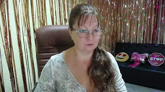 Snapshot of VanessaHotts chatting on September 11, 2025, 5:07 am VanessaHotts online show from September 11, 2025, 5:07 am