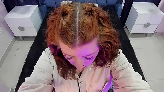 JulietaAlves online show from October 10, 2025, 11:00 am