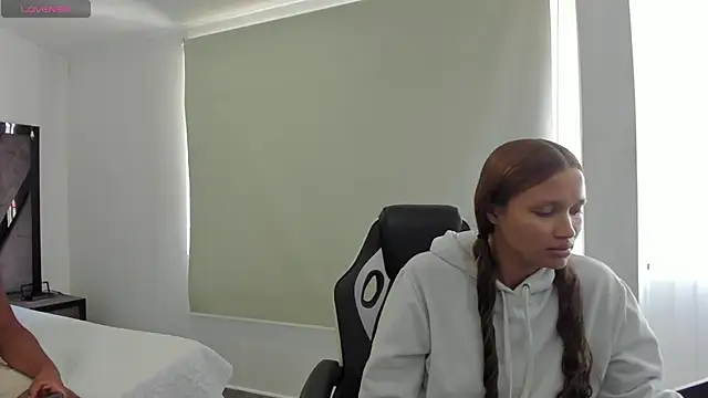 AnnieAndStefan online show from March 1, 2026, 2:28 pm