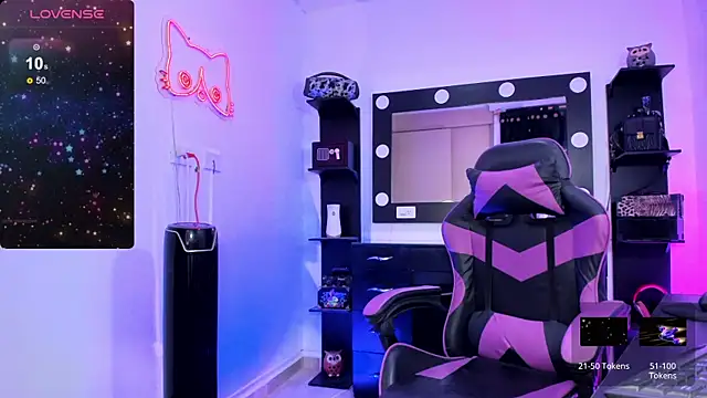 miss kitty online show from September 28, 2025, 12:50 am