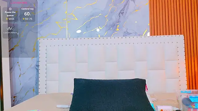 Snapshot of naughty_ebonyy chatting on October 3, 2025, 2:59 am naughty ebonyy online show from October 3, 2025, 2:59 am