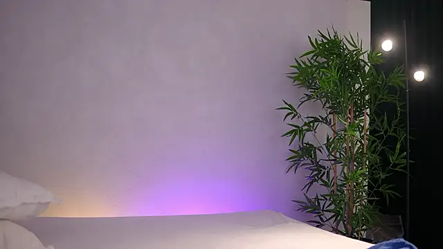 ArtTeasee online show from March 9, 2026, 7:23 am