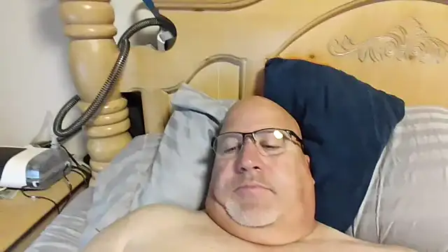 Bigbear0563 online show from April 21, 2026, 5:08 pm