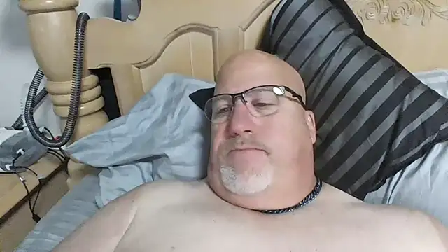 Bigbear0563 online show from October 15, 2025, 4:26 pm