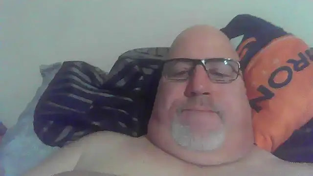Snapshot of Bigbear0563 chatting on December 3, 2024, 2:33 pm Bigbear0563 online show from December 3, 2024, 2:33 pm