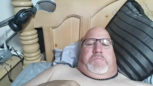 Snapshot of Bigbear0563 chatting on October 1, 2025, 5:06 pm Bigbear0563 online show from October 1, 2025, 5:06 pm