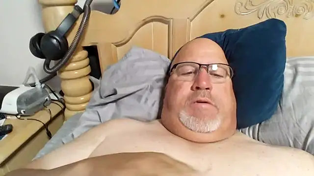 Bigbear0563 online show from June 30, 2026, 2:50 pm