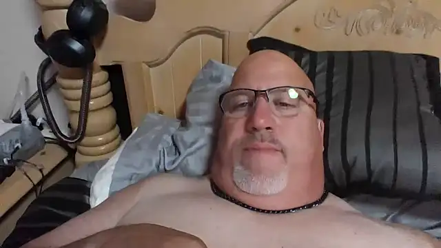 Snapshot of Bigbear0563 chatting on September 28, 2025, 7:04 am Bigbear0563 online show from September 28, 2025, 7:04 am