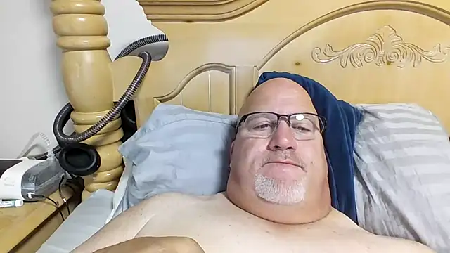 Bigbear0563 online show from August 5, 2026, 5:40 pm