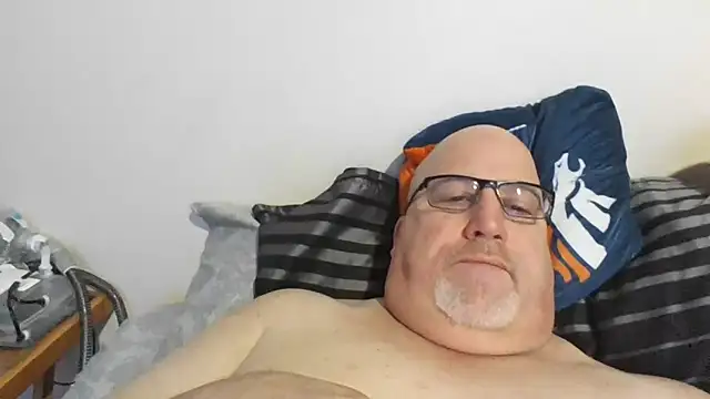 Snapshot of Bigbear0563 chatting on February 13, 2025, 3:35 pm Bigbear0563 online show from February 13, 2025, 3:35 pm