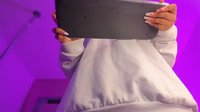 Emmily Savage online show from September 19, 2025, 11:25 am