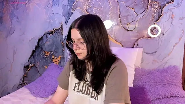 Snapshot of Mey_moon chatting on February 13, 2026, 3:39 am Mey moon online show from February 13, 2026, 3:39 am