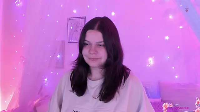 Snapshot of Mey_moon chatting on September 12, 2025, 2:34 am Mey moon online show from September 12, 2025, 2:34 am