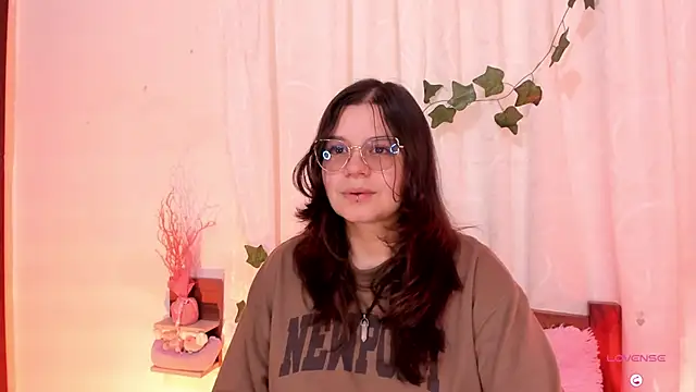 Snapshot of Mey_moon chatting on February 25, 2025, 5:30 pm Mey moon online show from February 25, 2025, 5:30 pm