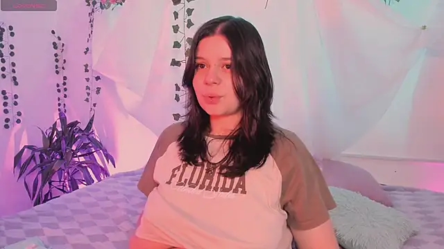 Snapshot of Mey_moon chatting on January 16, 2026, 4:05 am Mey moon online show from January 16, 2026, 4:05 am