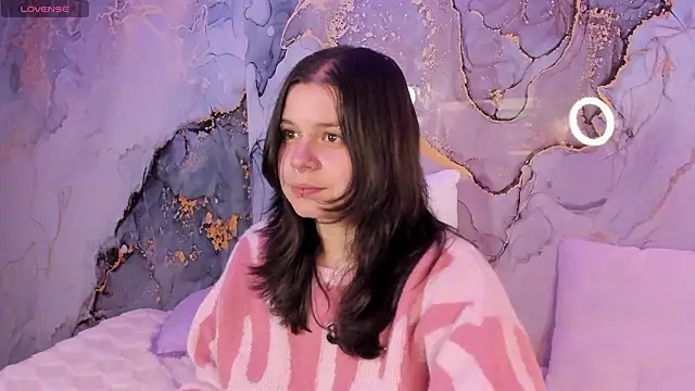 Snapshot of Mey_moon chatting on February 14, 2026, 4:23 am Mey moon online show from February 14, 2026, 4:23 am