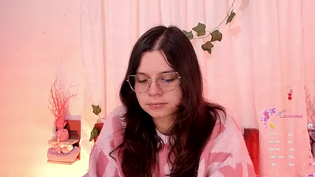 Snapshot of Mey_moon chatting on March 8, 2025, 5:38 am Mey moon online show from March 8, 2025, 5:38 am