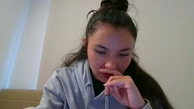  andygirl online show from May 31, 2026, 9:37 pm
