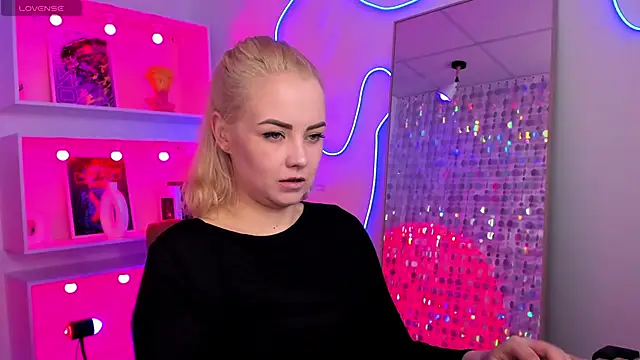 StephanieSweety online show from May 24, 2026, 6:52 pm