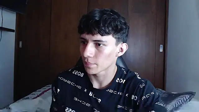 Snapshot of aresholland chatting on March 7, 2025, 10:54 pm aresholland online show from March 7, 2025, 10:54 pm