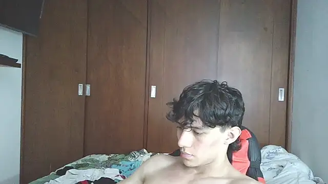 Snapshot of aresholland chatting on October 13, 2025, 8:10 pm aresholland online show from October 13, 2025, 8:10 pm