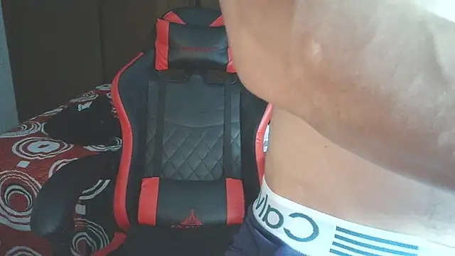 Snapshot of aresholland chatting on October 26, 2025, 11:49 pm aresholland online show from October 26, 2025, 11:49 pm