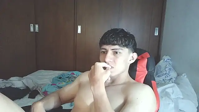 Snapshot of aresholland chatting on November 17, 2025, 2:15 am aresholland online show from November 17, 2025, 2:15 am