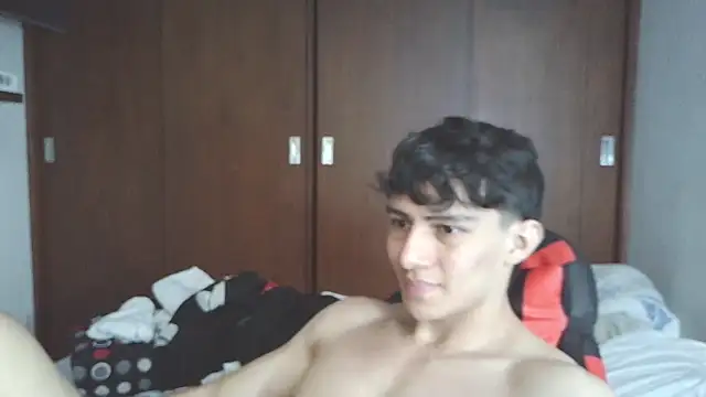 Snapshot of aresholland chatting on November 19, 2025, 7:47 pm aresholland online show from November 19, 2025, 7:47 pm