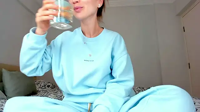 Miya Nika online show from January 31, 2025, 2:04 am