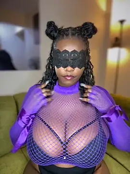 Snapshot of Sexy_panda69 chatting on May 17, 2026, 1:33 pm Sexy panda69 online show from May 17, 2026, 1:33 pm