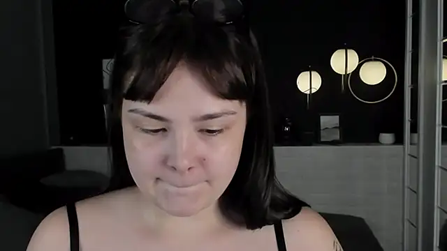 Snapshot of Mayayammy chatting on October 28, 2025, 6:01 am Mayayammy online show from October 28, 2025, 6:01 am