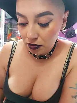 Snapshot of TamySweetness chatting on March 1, 2025, 6:21 pm TamySweetness online show from March 1, 2025, 6:21 pm