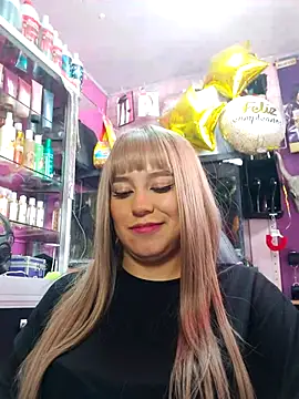 Snapshot of TamySweetness chatting on February 20, 2025, 5:20 pm TamySweetness online show from February 20, 2025, 5:20 pm