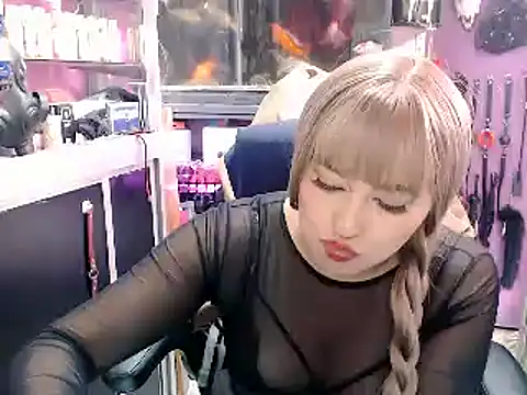 Snapshot of TamySweetness chatting on February 24, 2025, 3:53 pm TamySweetness online show from February 24, 2025, 3:53 pm