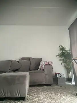 Snapshot of BedroomBullyX5 chatting on June 18, 2026, 7:18 am BedroomBullyX5 online show from June 18, 2026, 7:18 am