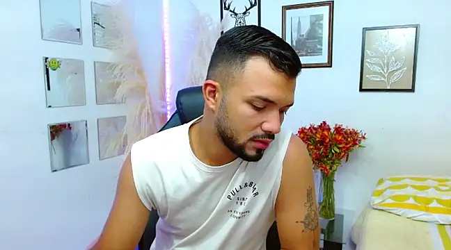 mathew vidal1 online show from February 7, 2025, 1:04 am