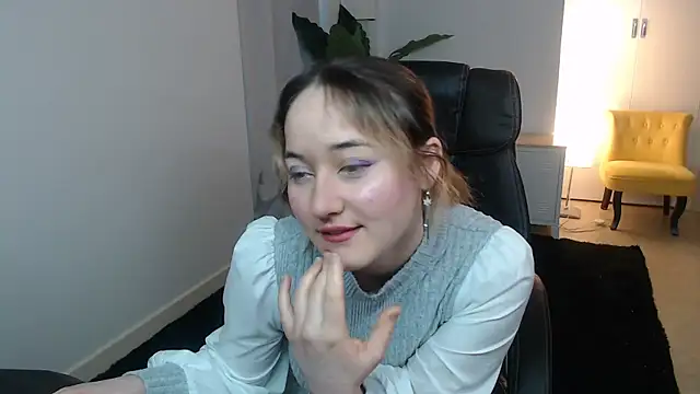 Crystal-dreamt online show from February 13, 2026, 10:26 am