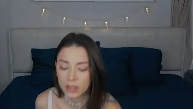 Snapshot of sinthiaroze chatting on December 28, 2024, 1:59 pm sinthiaroze online show from December 28, 2024, 1:59 pm