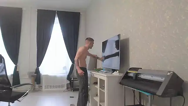 Marselle Laker online show from February 9, 2025, 10:53 am