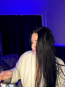 moniqque online show from November 23, 2025, 11:31 am