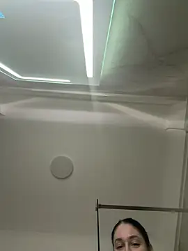 moniqque online show from February 19, 2026, 7:44 pm